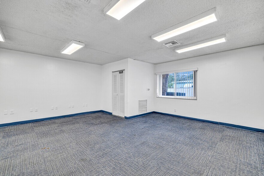 More Photos Of , Fort Lauderdale Office For Sale