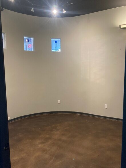More Photos Of 16853 E Palisades Blvd, Fountain Hills Office For Lease