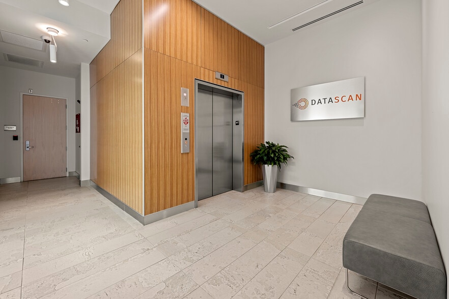 More Photos Of 415 S Broad St, Alpharetta Office For Sale