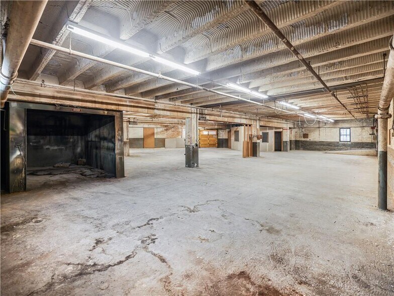 More Photos Of Ahlers Way, Pittsburgh Warehouse For Lease