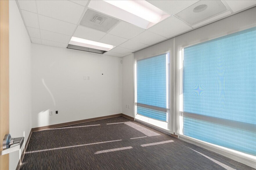 More Photos Of 555 Veterans Blvd, Redwood City Office For Lease