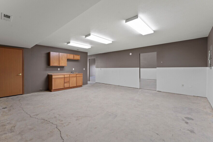 More Photos Of 13315 W 13th Ave, Airway Heights Light Manufacturing For Sale