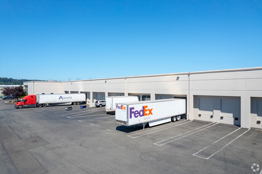 More Photos Of 3104 C St NE, Auburn Warehouse For Lease