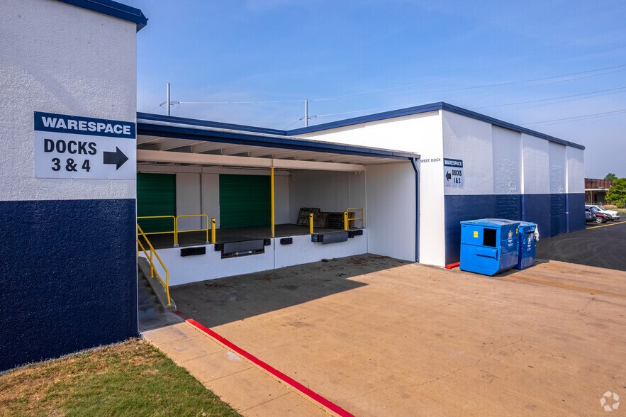 More Photos Of 3131 W Bolt St, Fort Worth Warehouse For Lease