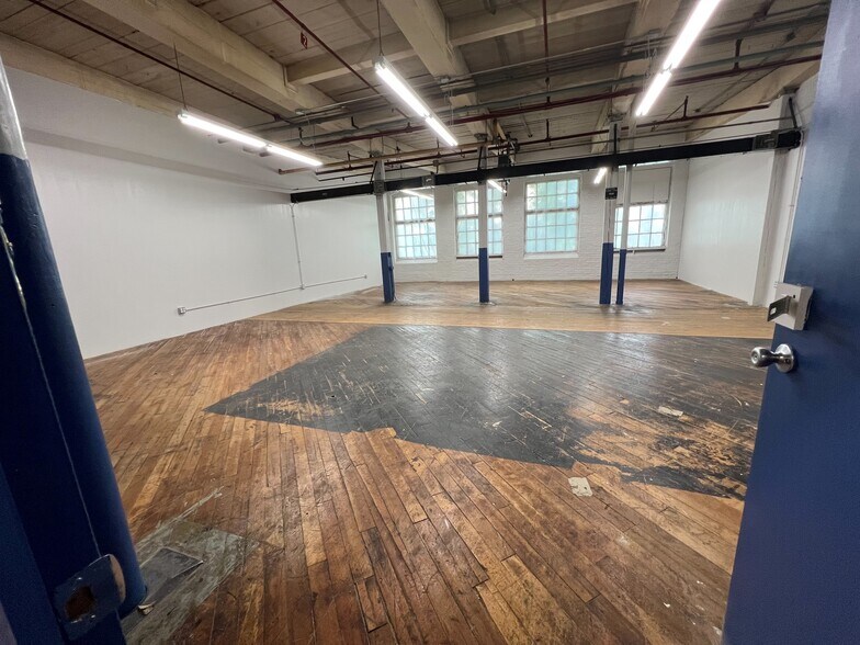 More Photos Of 141 Canal St, Nashua Light Manufacturing For Lease