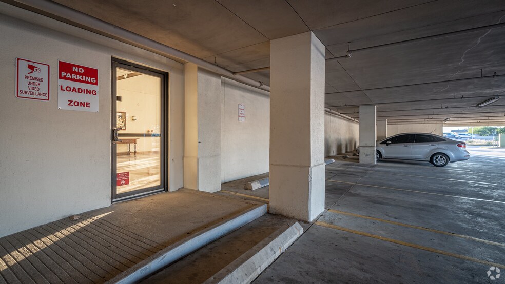More Photos Of 9504 N IH-35, San Antonio Office For Lease