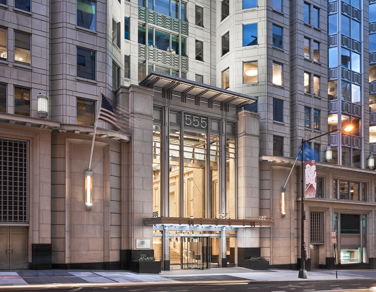 More Photos Of 555 12th St NW, Washington Office For Lease