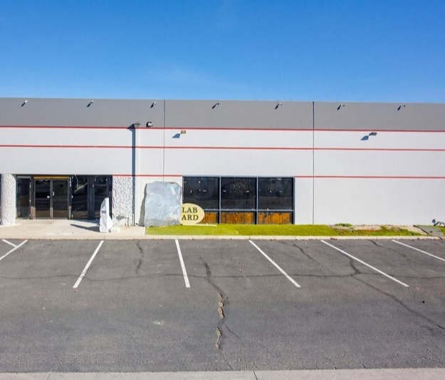 More Photos Of 543 Birch St, Lake Elsinore Warehouse For Sale