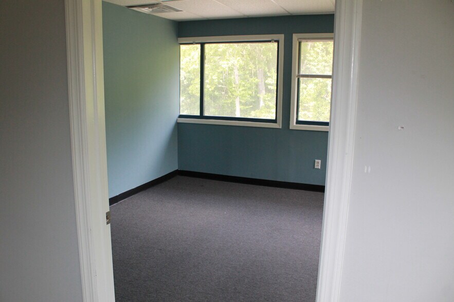 More Photos Of 3321 Doris Ave, Ocean Unknown For Lease