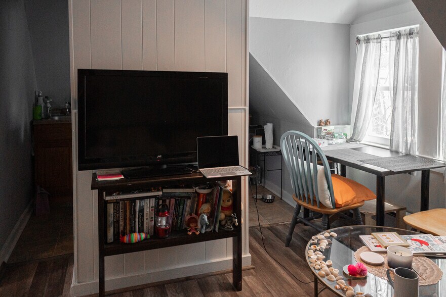 More Photos Of 15 Lakeview Pl, Verona Multifamily For Sale