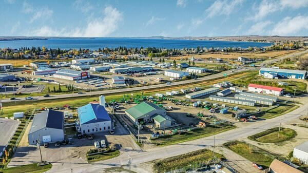 More Photos Of 30 Industrial Dr, Sylvan Lake Service For Lease