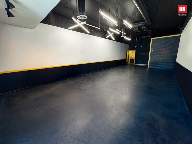 More Photos Of 16923 Vanowen St, Van Nuys Unknown For Lease