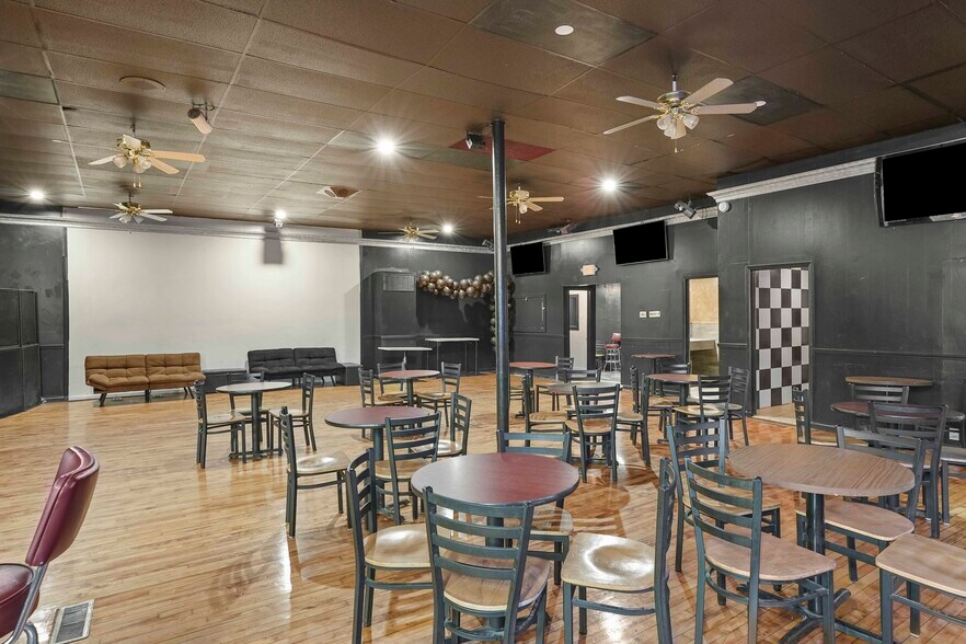 More Photos Of 4620 Tod Ave, East Chicago General Retail For Sale