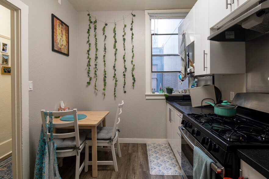 More Photos Of 449-451 9th St, San Francisco Apartments For Sale