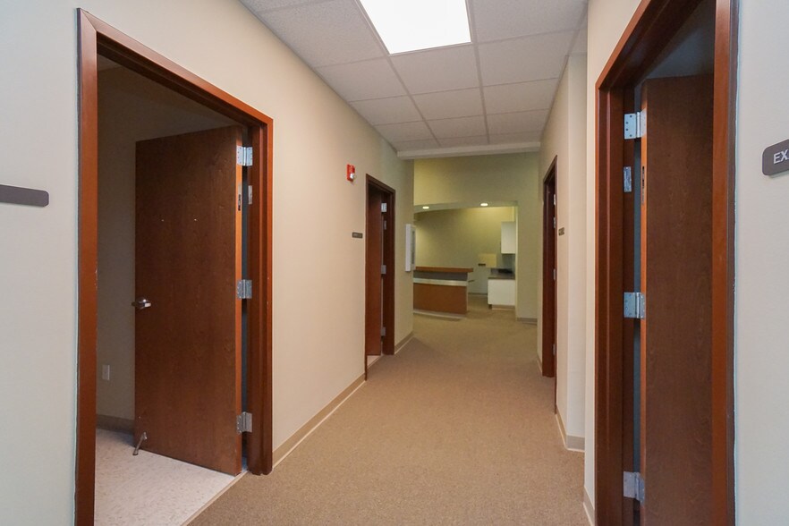 More Photos Of 100 Perpetual Sq, Anderson Medical For Lease