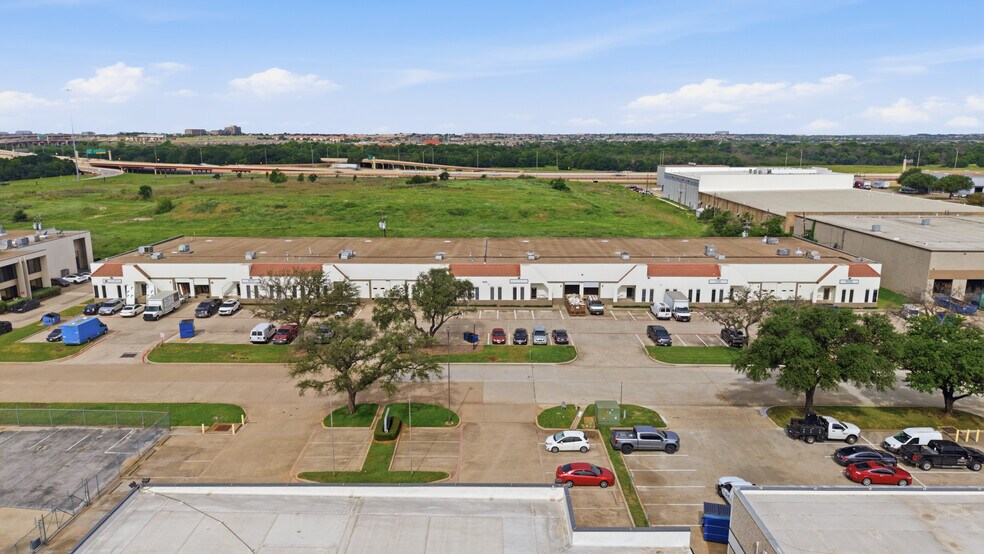 More Photos Of 2425 McIver Ln, Carrollton Warehouse For Lease