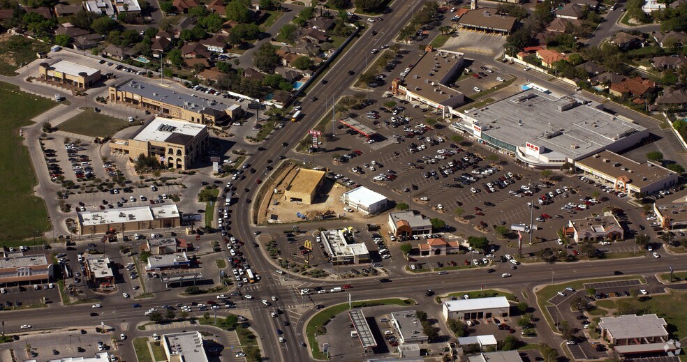 More Photos Of 7709 McPherson Rd, Laredo Freestanding For Sale