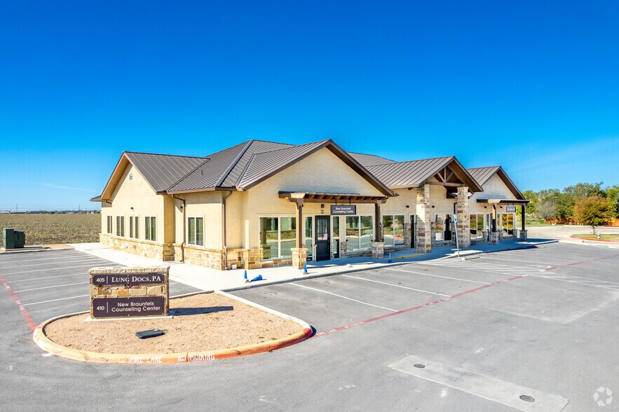 More Photos Of 790 Generations Dr, New Braunfels Unknown For Lease