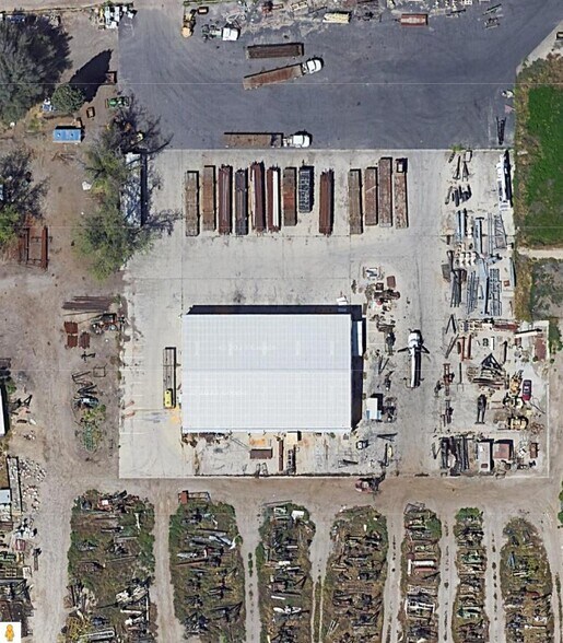 More Photos Of 825 E White Ln, Bakersfield Manufacturing For Sale