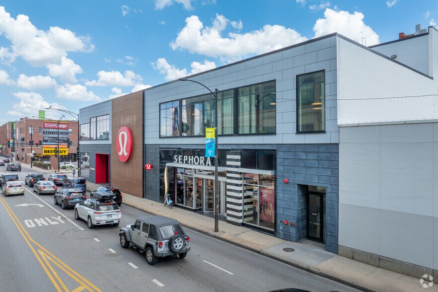 More Photos Of 938 W North Ave, Chicago Storefront For Lease