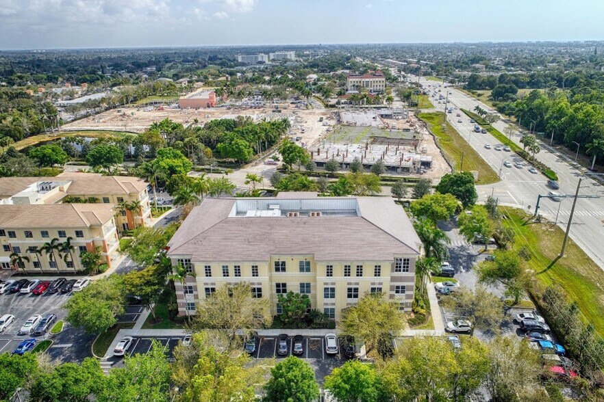 More Photos Of 1395 Panther Ln, Naples Office For Lease