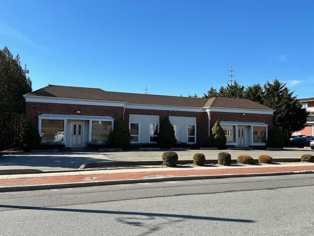 Primary Photo Of 20 John St, Amityville Storefront Retail Office For Lease