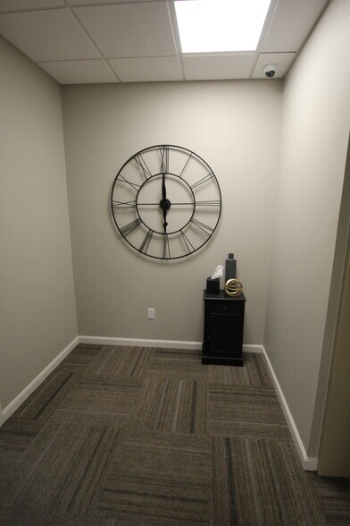 More Photos Of 2302 Turnpike St, North Andover General Retail For Lease