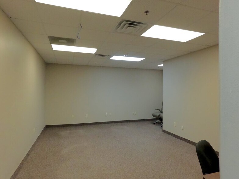 More Photos Of 6570 Naaman Forest Blvd, Garland Medical For Sale