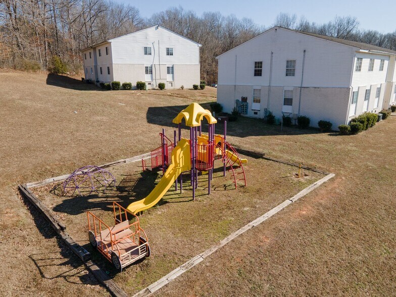 More Photos Of 1351 Avondale Dr, Clarksville Apartments For Sale