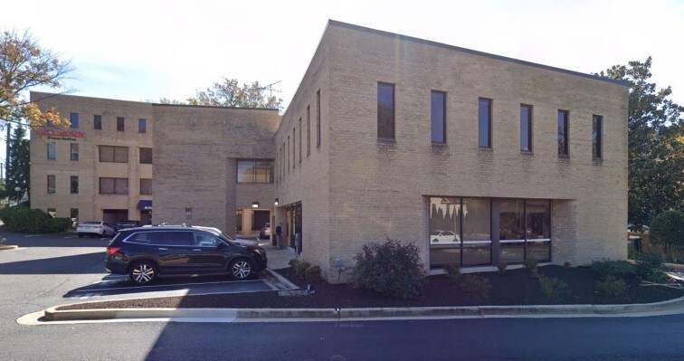 Primary Photo Of 1311 Dolley Madison Blvd, McLean Bank For Lease