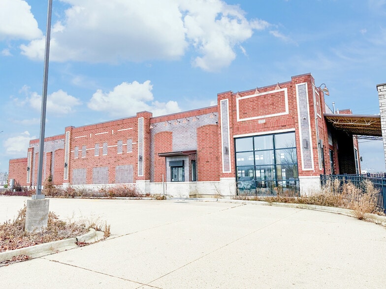 More Photos Of 1960 N Rand Rd, Palatine Restaurant For Sale