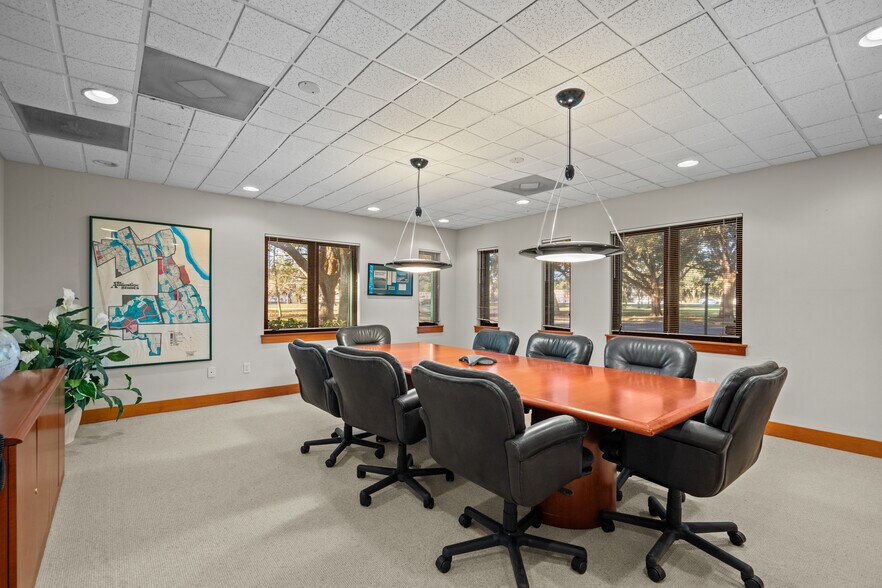 More Photos Of 49 Shores Blvd, Saint Augustine Office For Lease