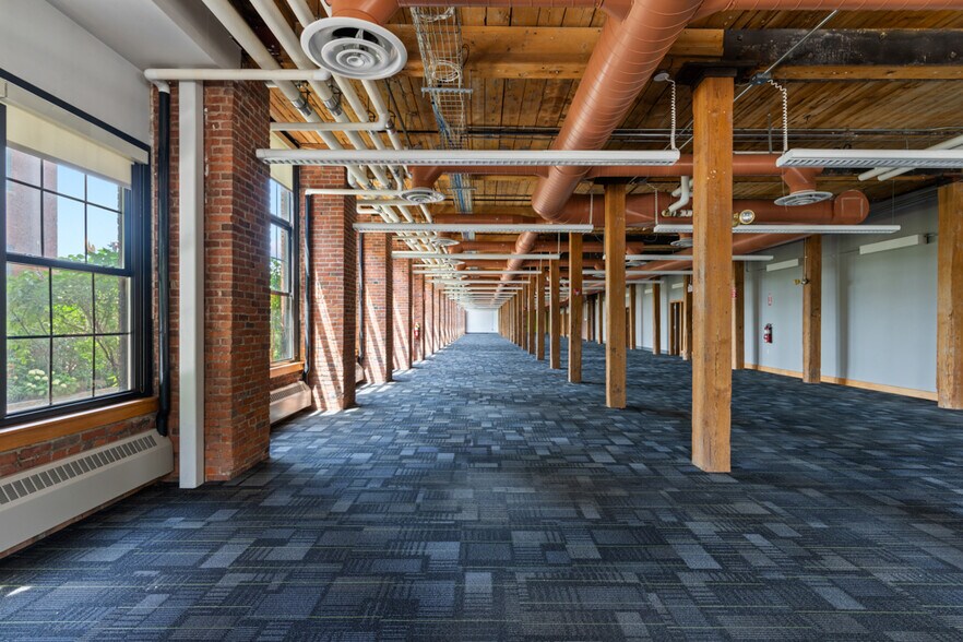 More Photos Of 140 Mill St, Lewiston Office Residential For Sale