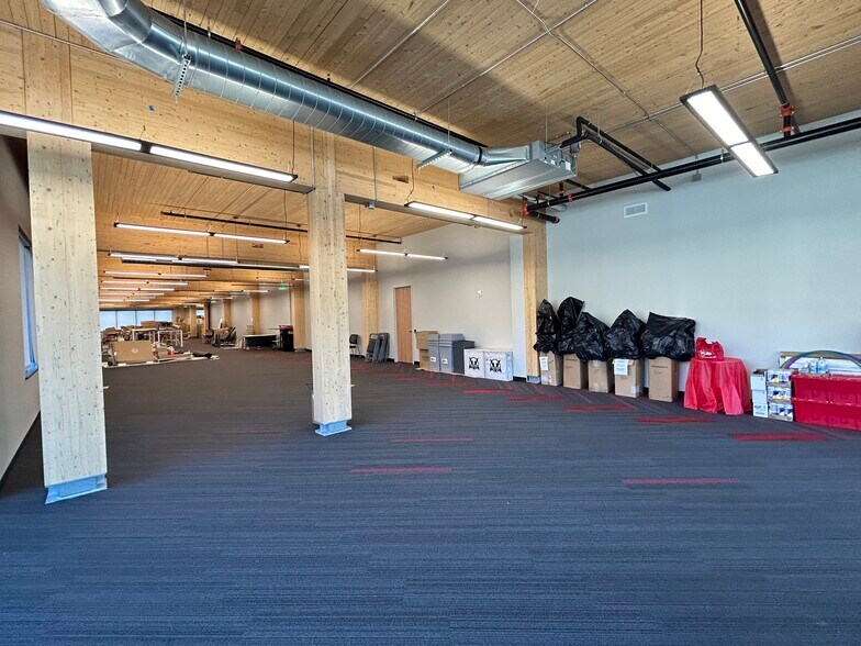 More Photos Of 90 Arboretum Dr, Newington Office For Lease