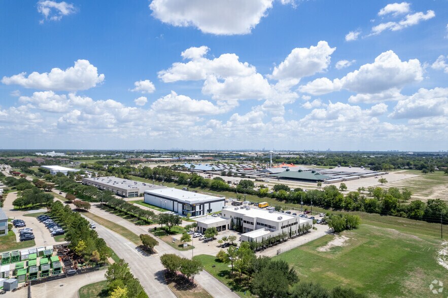 More Photos Of 14025 West Rd, Houston Office For Sale