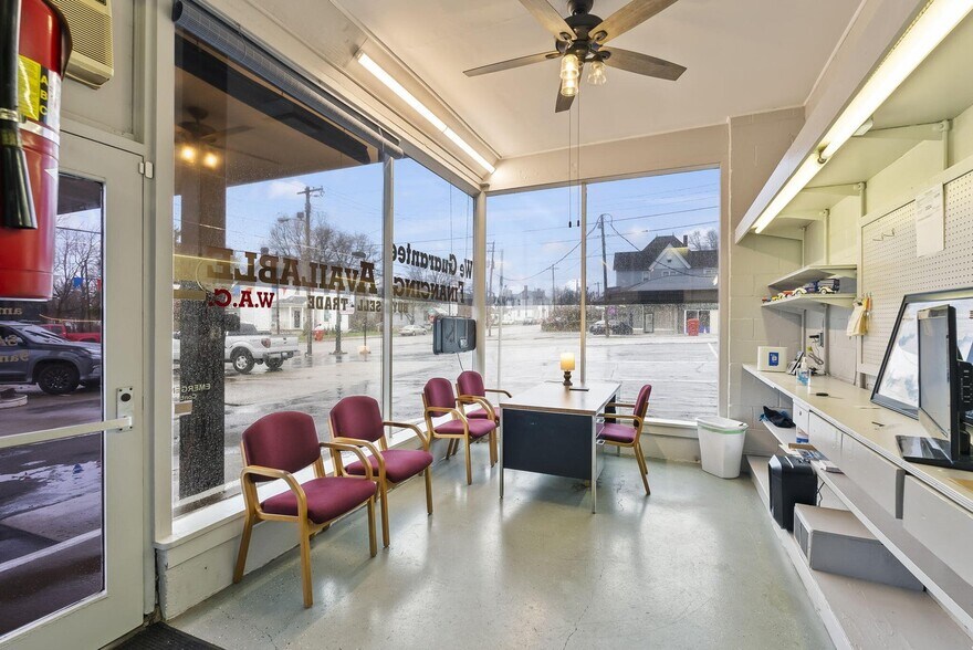 More Photos Of 212 N Main St, Cynthiana Auto Repair For Sale