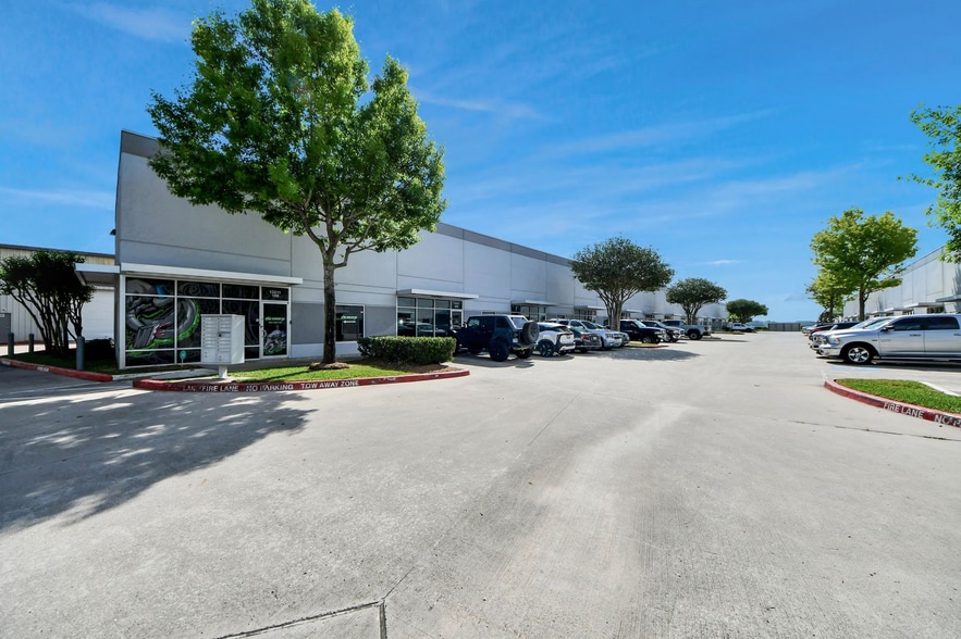 More Photos Of 13211 Stafford Rd, Missouri City Warehouse For Lease