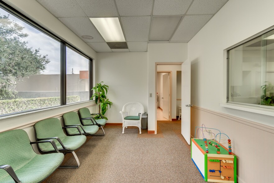 More Photos Of 1202 E Silver Star Rd, Ocoee Medical For Sale