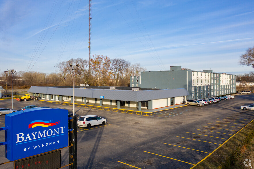 Primary Photo Of 11000 W 8 Mile Rd, Ferndale Hotel For Sale