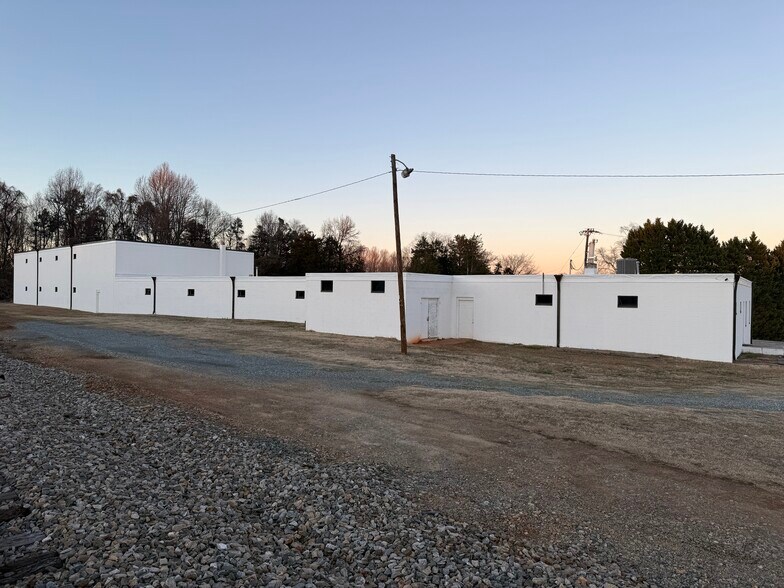 Primary Photo Of 630 Trindale Rd, Trinity Warehouse For Lease