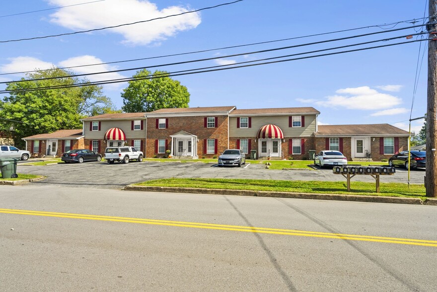 Primary Photo Of 118 N Main St, Springfield Apartments For Sale