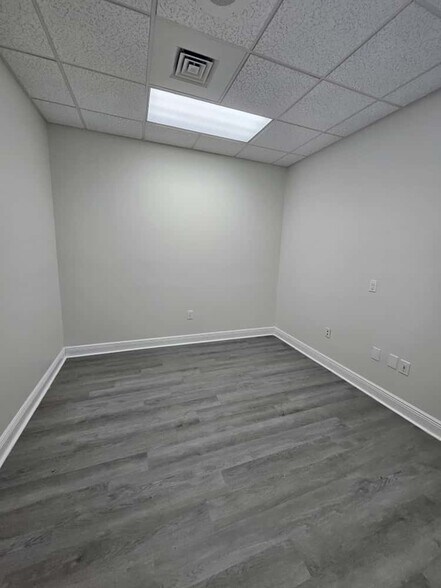 More Photos Of 1011 Pemberton Hill Rd, Apex Medical For Lease