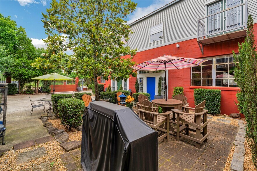 More Photos Of 282 Walker St SW, Atlanta Apartments For Sale