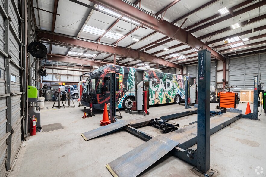 More Photos Of 3920 Ogeechee Rd, Savannah Service For Sale