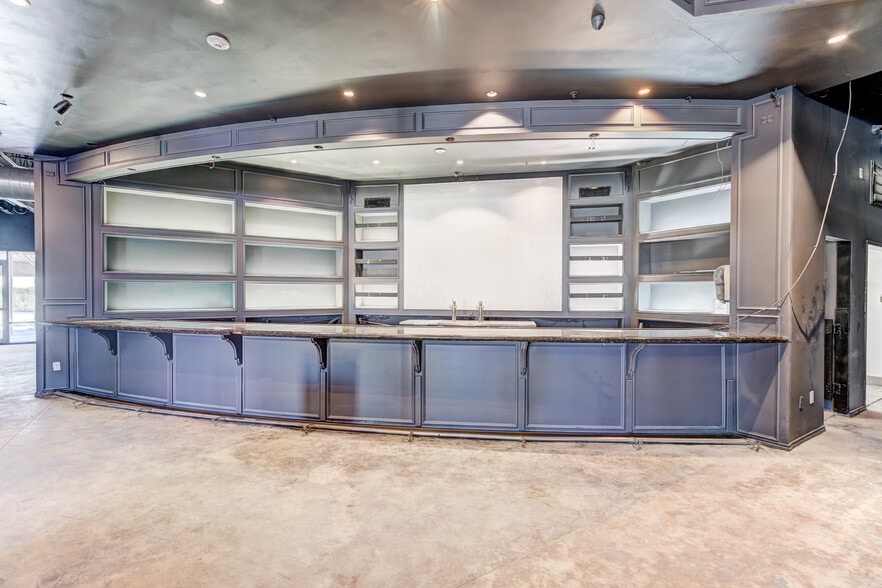 More Photos Of 324 Fm-1960 Rd, Houston General Retail For Sale