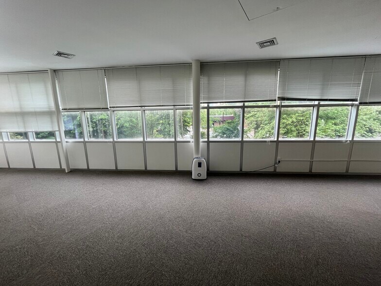 More Photos Of 11 Talcott Notch Rd, Farmington Office For Lease