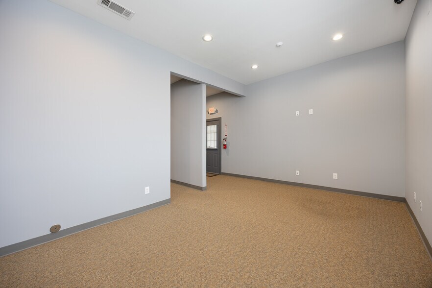 More Photos Of 259 Ranch Trl, Rockwall Office For Lease