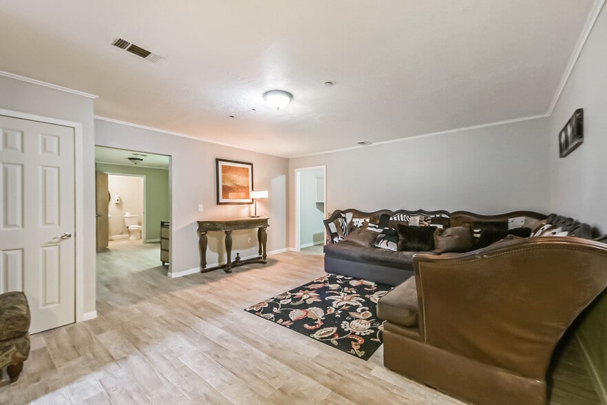More Photos Of 1270 CR 2293, Cleveland Assisted Living For Sale