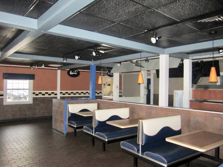 More Photos Of 1060 Madison Ave, Mankato Fast Food For Lease