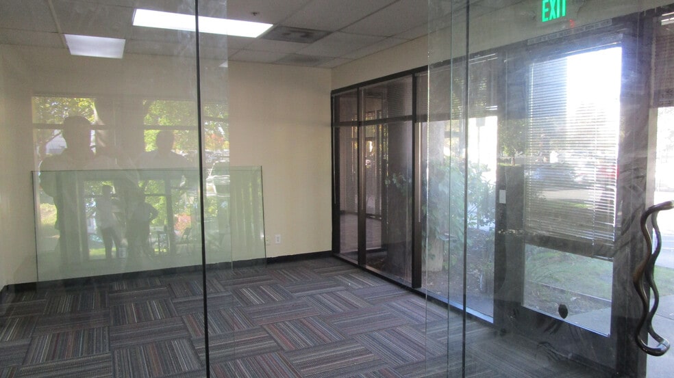 More Photos Of 6115-6125 State Farm Dr, Rohnert Park Light Manufacturing For Lease